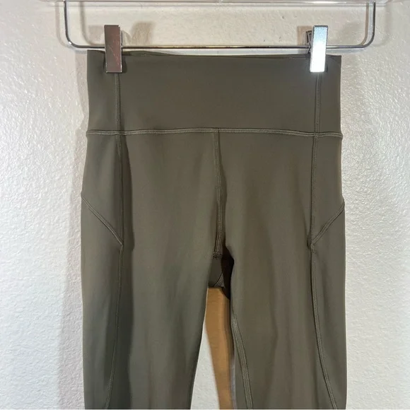Lululemon In Movement Crop Everlux 19" Sage green - Picture 3 of 10